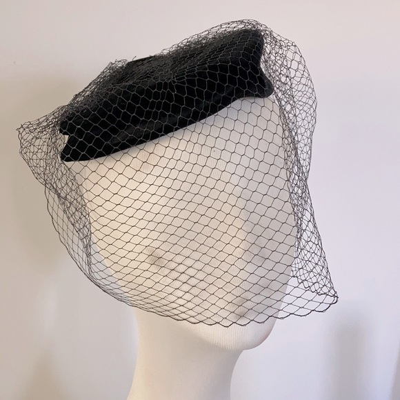 Accessories - VINTAGE Velvet beret/fascinator with netting. 100% cotton